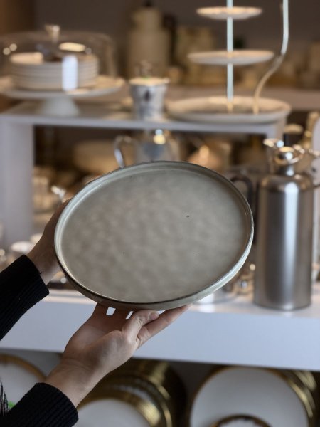 صحن للمقبلات والحلو صغير